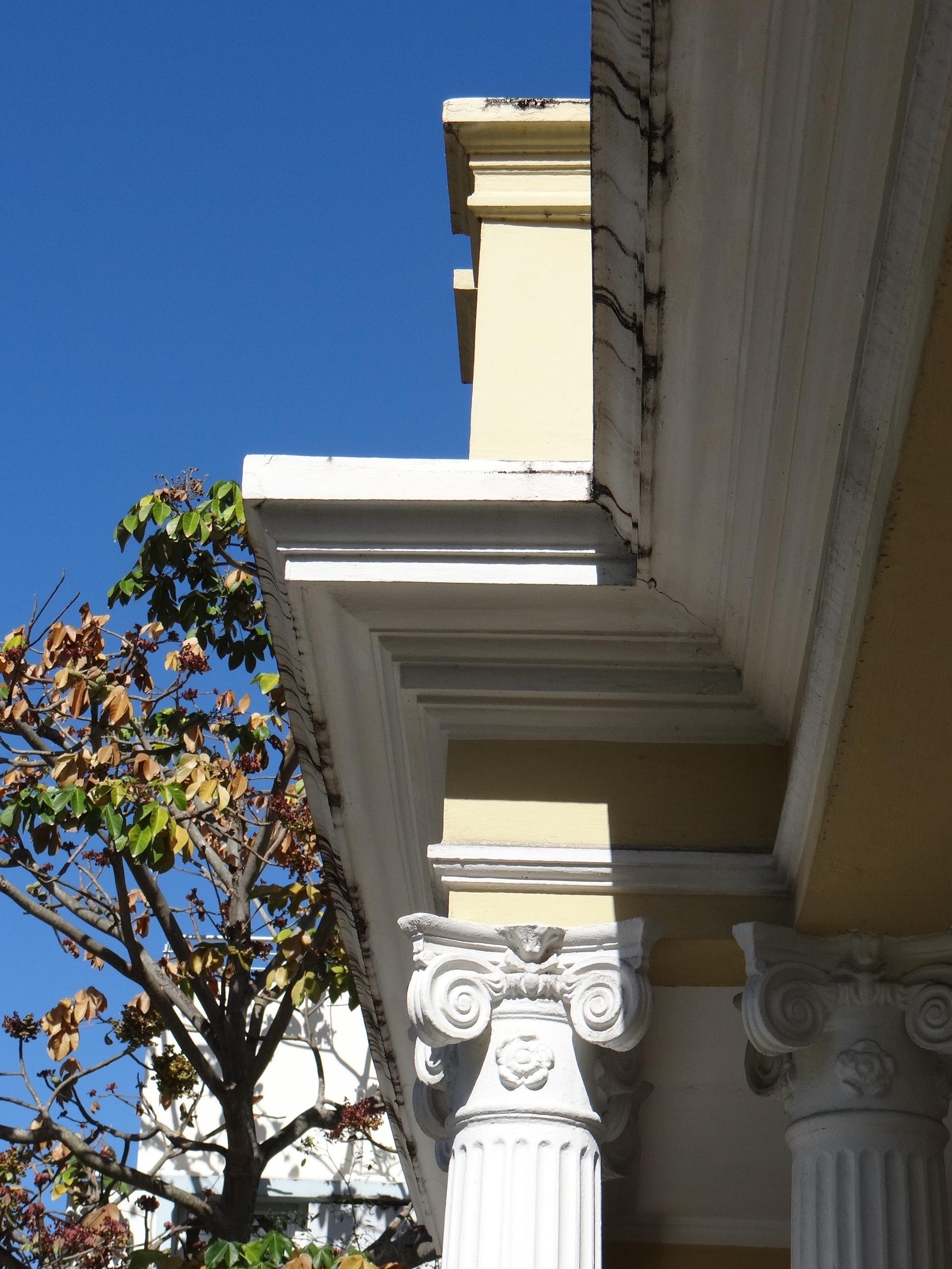 Casa La Giralda - Avenida Miramar, esquina calle Marti 651 - San Juan (Miramar) - 2014 00065